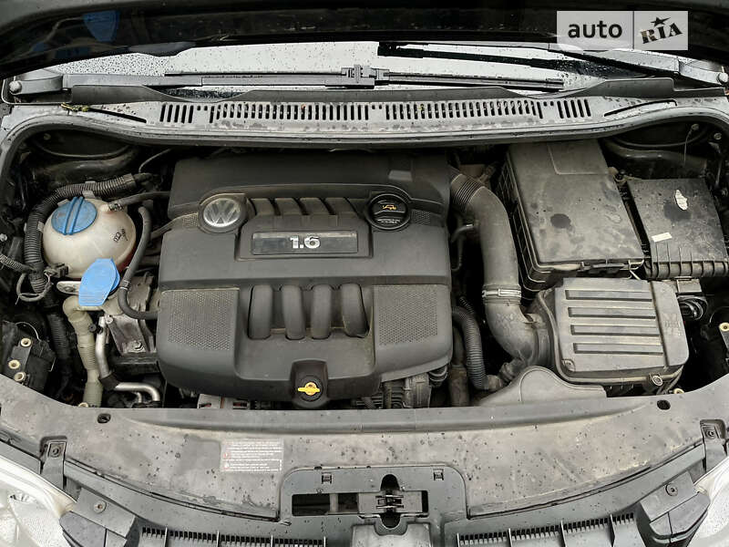 Мінівен Volkswagen Touran 2004 в Луцьку