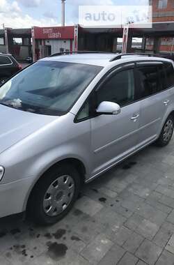 Минивэн Volkswagen Touran 2006 в Хусте