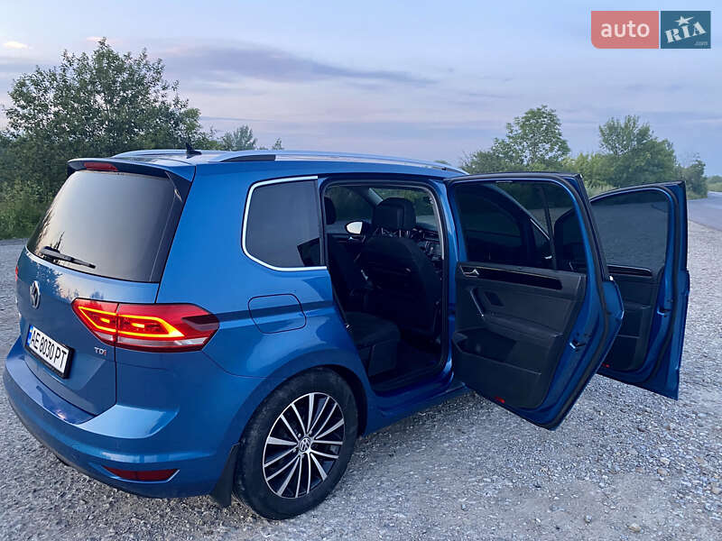 Мікровен Volkswagen Touran 2015 в Івано-Франківську