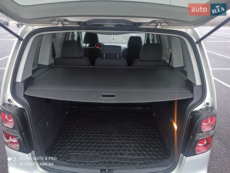 Минивэн Volkswagen Touran 2009 в Ровно