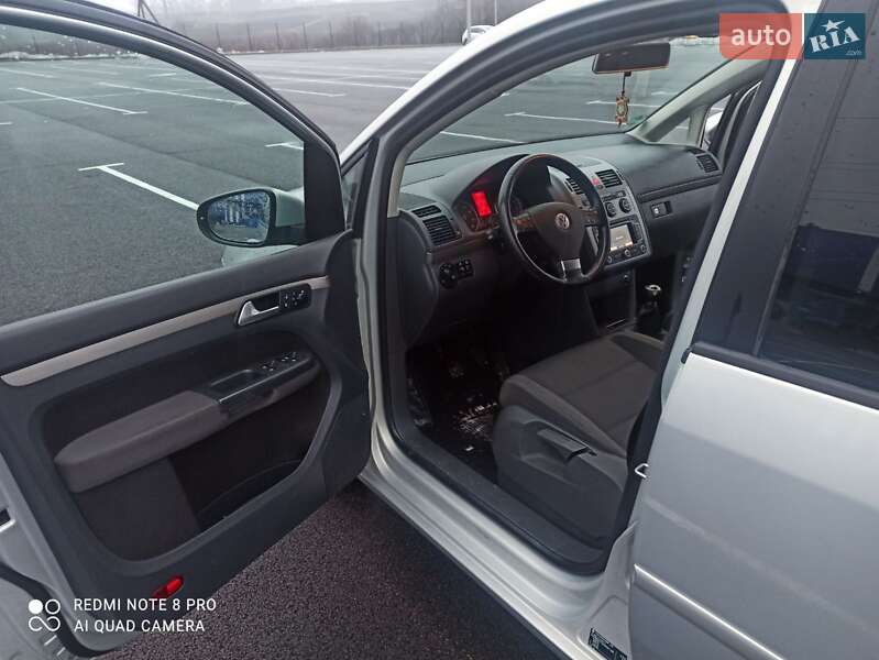 Минивэн Volkswagen Touran 2009 в Ровно