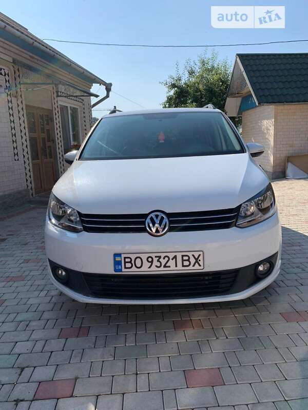 Микровэн Volkswagen Touran 2014 в Тернополе