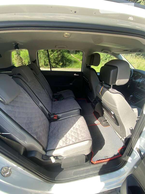 Микровэн Volkswagen Touran 2015 в Николаеве