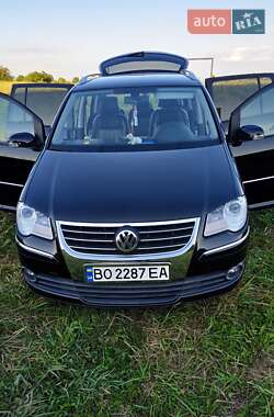 Минивэн Volkswagen Touran 2009 в 