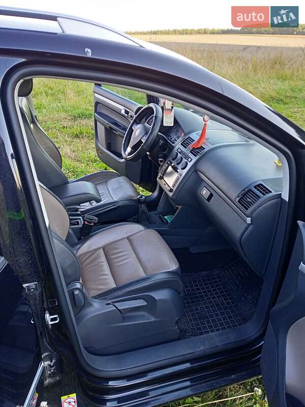 Минивэн Volkswagen Touran 2009 в Бережанах