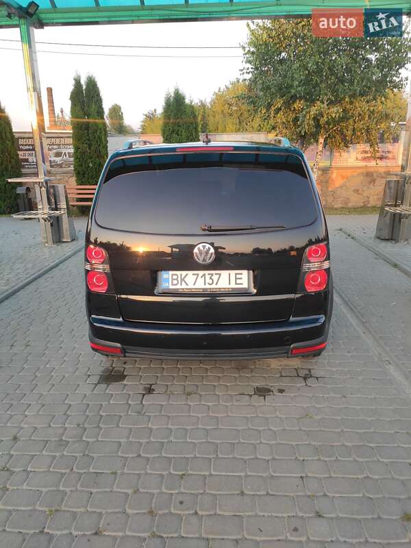 Мінівен Volkswagen Touran 2007 в Березному