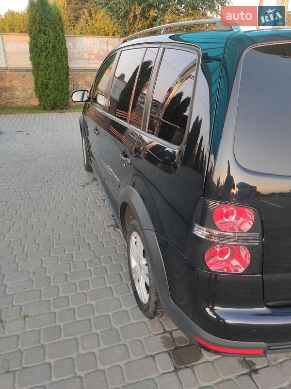 Мінівен Volkswagen Touran 2007 в Березному
