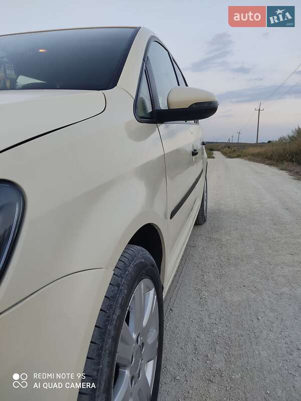 Мікровен Volkswagen Touran 2015 в Збаражі