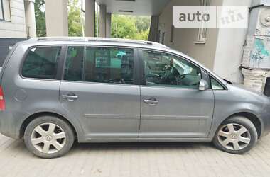 Мінівен Volkswagen Touran 2005 в Чернівцях