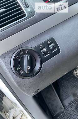 Мікровен Volkswagen Touran 2013 в 