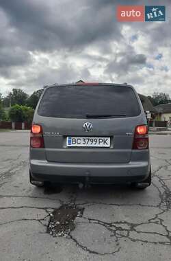 Минивэн Volkswagen Touran 2006 в Старом Самборе