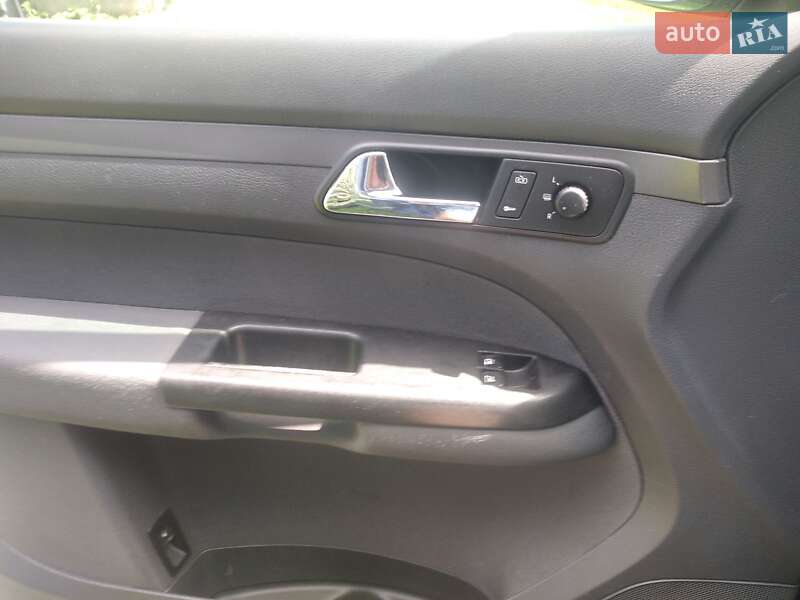 Минивэн Volkswagen Touran 2004 в Калуше