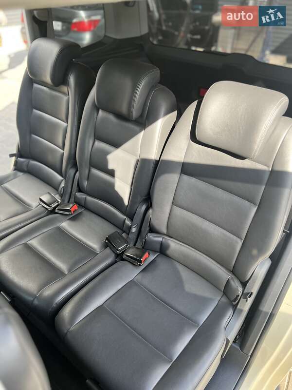 Микровэн Volkswagen Touran 2015 в Глыбокой фото 4 Микровэн Volkswagen Touran 2015 в Глыбокой