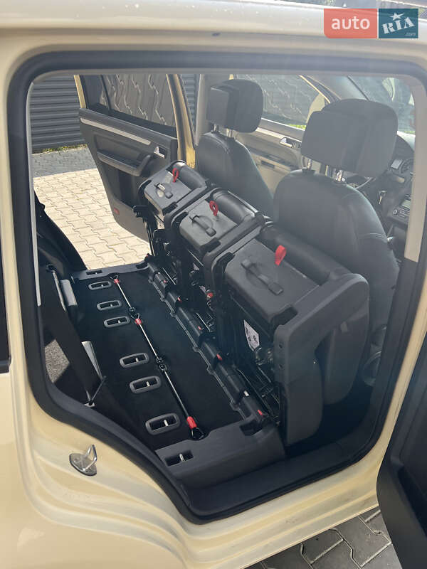 Микровэн Volkswagen Touran 2015 в Глыбокой фото 17 Микровэн Volkswagen Touran 2015 в Глыбокой