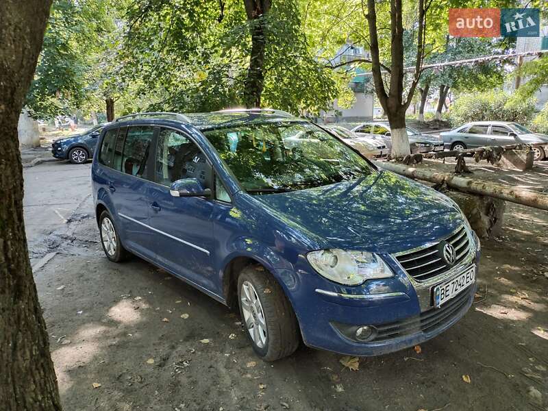 Минивэн Volkswagen Touran 2006 в Первомайске