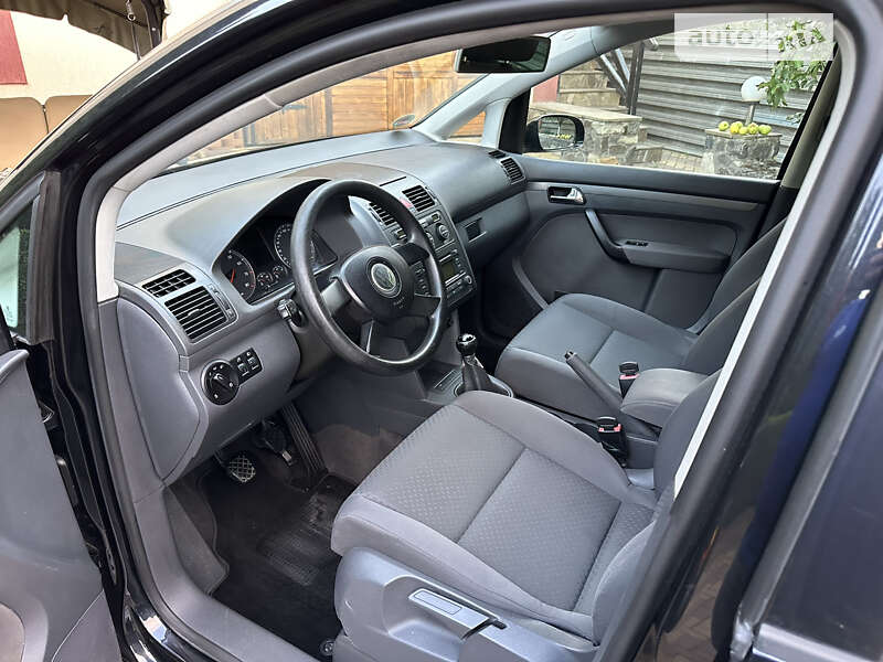 Мінівен Volkswagen Touran 2005 в Хмельницькому