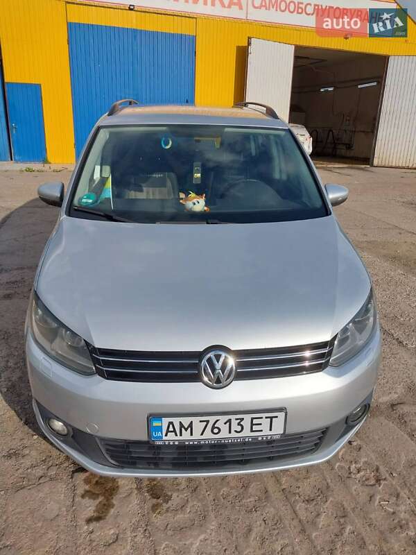 Микровэн Volkswagen Touran 2013 в Чуднове