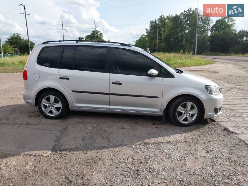 Микровэн Volkswagen Touran 2013 в Чуднове