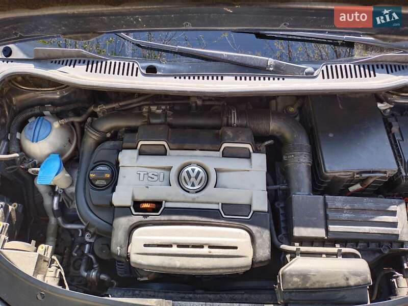 Мінівен Volkswagen Touran 2006 в Первомайську