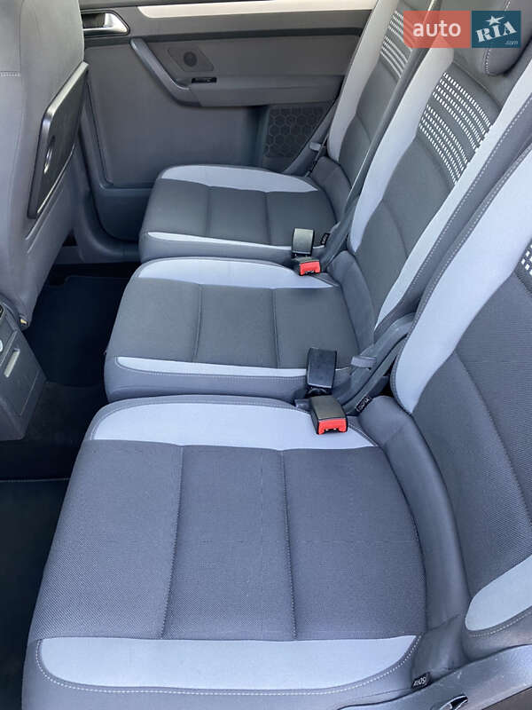 Микровэн Volkswagen Touran 2013 в Мукачево