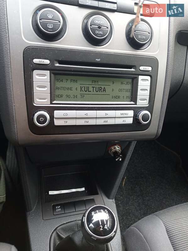 Минивэн Volkswagen Touran 2006 в Львове