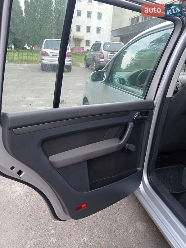 Минивэн Volkswagen Touran 2006 в Львове