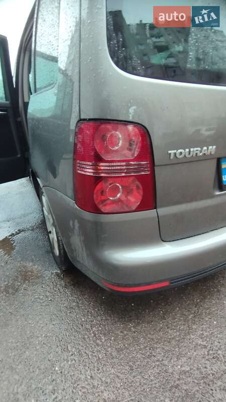 Мінівен Volkswagen Touran 2007 в Новояворівську