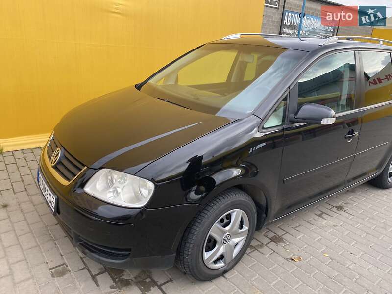 Минивэн Volkswagen Touran 2003 в Новояворовске