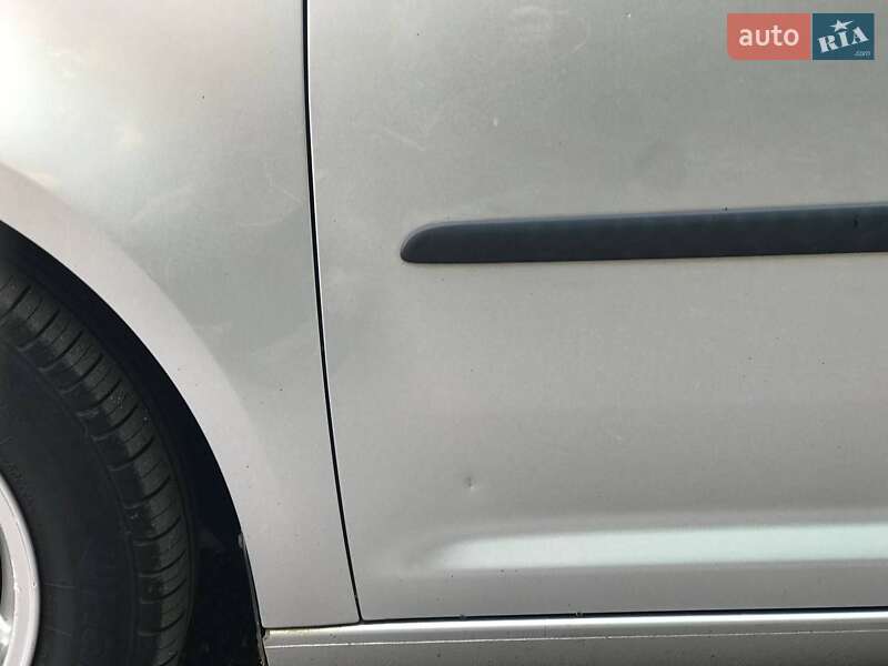 Минивэн Volkswagen Touran 2007 в Житомире