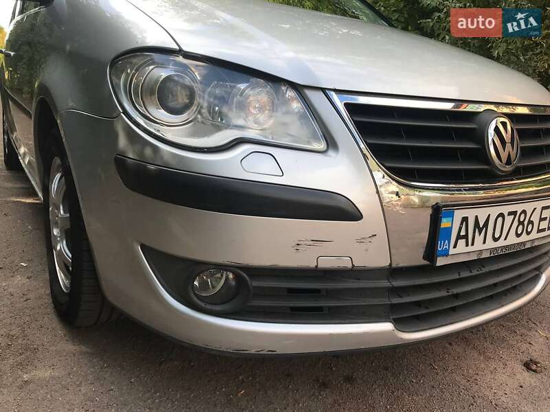 Минивэн Volkswagen Touran 2007 в Житомире
