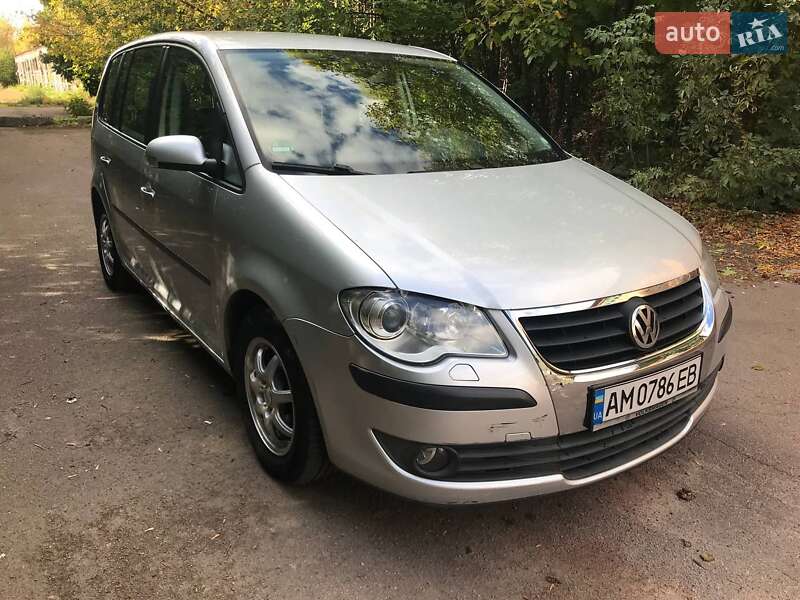 Минивэн Volkswagen Touran 2007 в Житомире