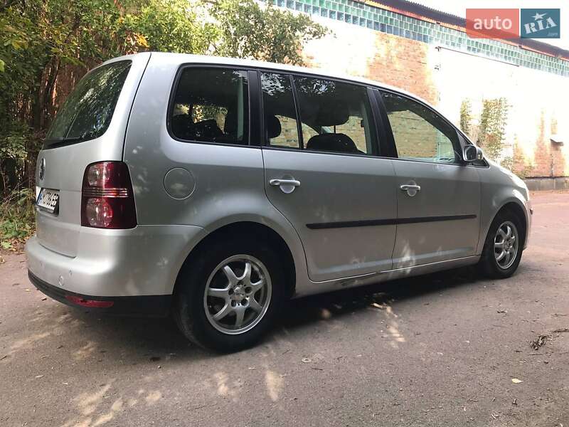 Минивэн Volkswagen Touran 2007 в Житомире
