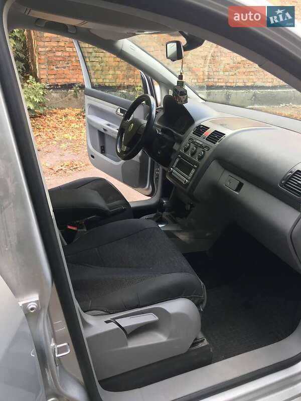 Минивэн Volkswagen Touran 2007 в Житомире