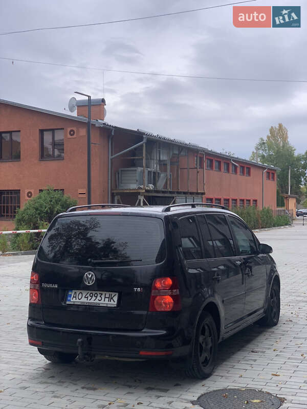 Мінівен Volkswagen Touran 2007 в Ужгороді