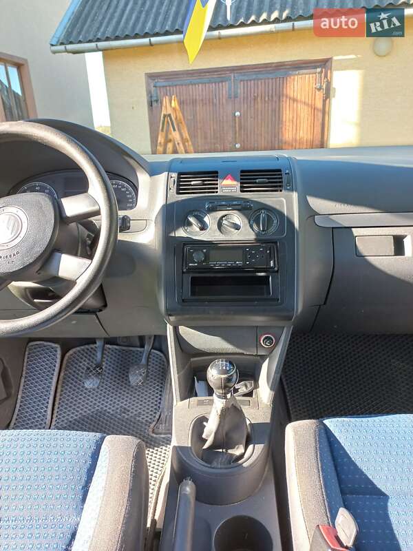 Мінівен Volkswagen Touran 2004 в Коломиї