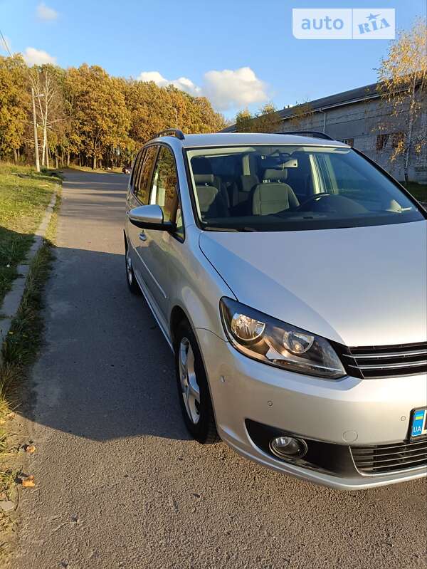 Volkswagen Touran 2011