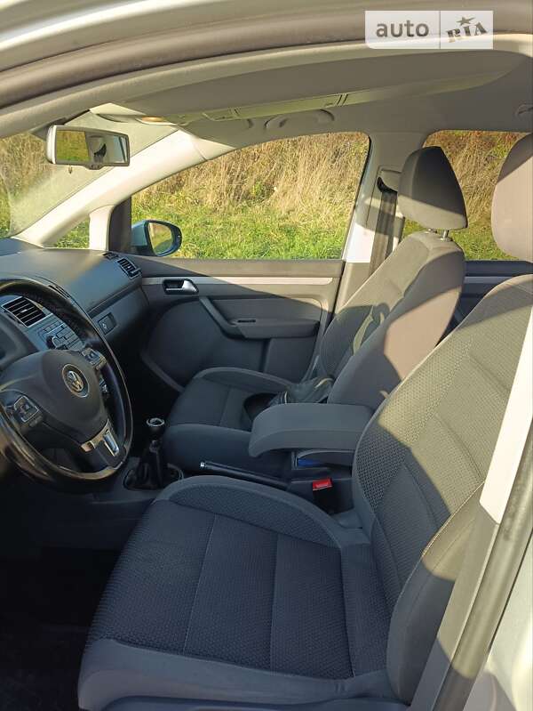 Микровэн Volkswagen Touran 2011 в Львове фото 23 Микровэн Volkswagen Touran 2011 в Львове