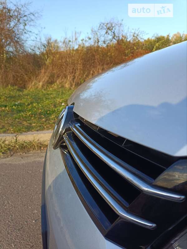 Микровэн Volkswagen Touran 2011 в Львове фото 43 Микровэн Volkswagen Touran 2011 в Львове