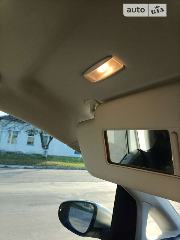 Микровэн Volkswagen Touran 2011 в Львове фото 52 Микровэн Volkswagen Touran 2011 в Львове