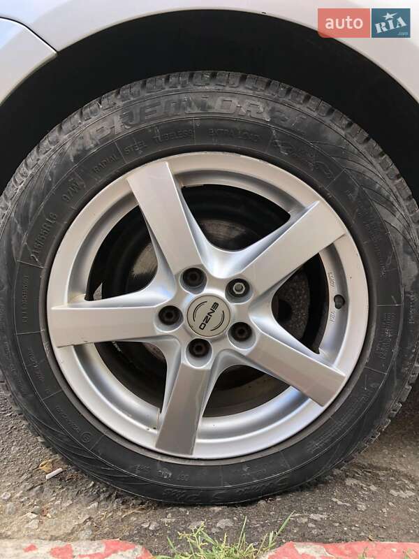 Минивэн Volkswagen Touran 2007 в Балте