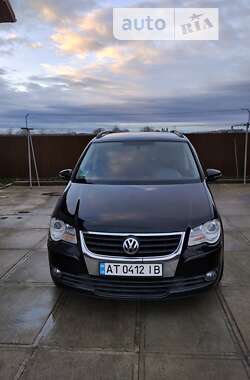 Минивэн Volkswagen Touran 2009 в Богородчанах