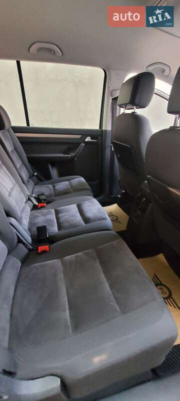 Микровэн Volkswagen Touran 2014 в Черновцах