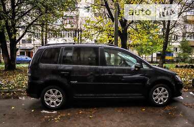 Мінівен Volkswagen Touran 2010 в Луцьку