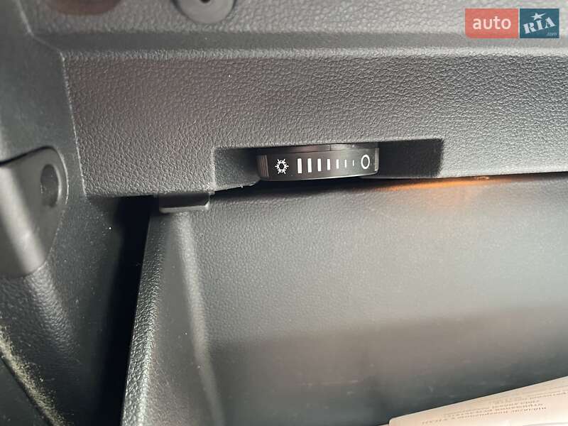 Микровэн Volkswagen Touran 2016 в Каменец-Подольском фото 27 Микровэн Volkswagen Touran 2016 в Каменец-Подольском