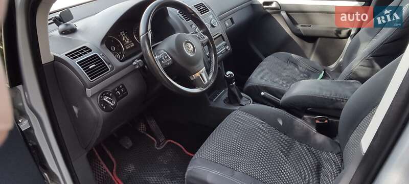 Микровэн Volkswagen Touran 2014 в Каменец-Подольском