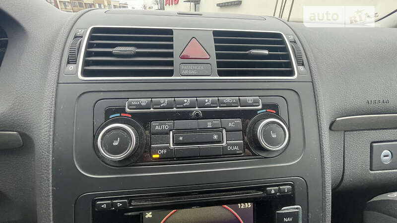 Микровэн Volkswagen Touran 2011 в Ужгороде