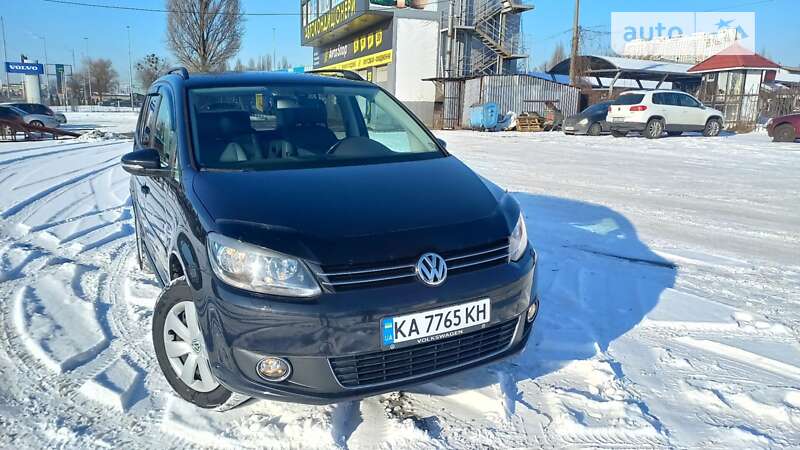 Микровэн Volkswagen Touran 2011 в Киеве