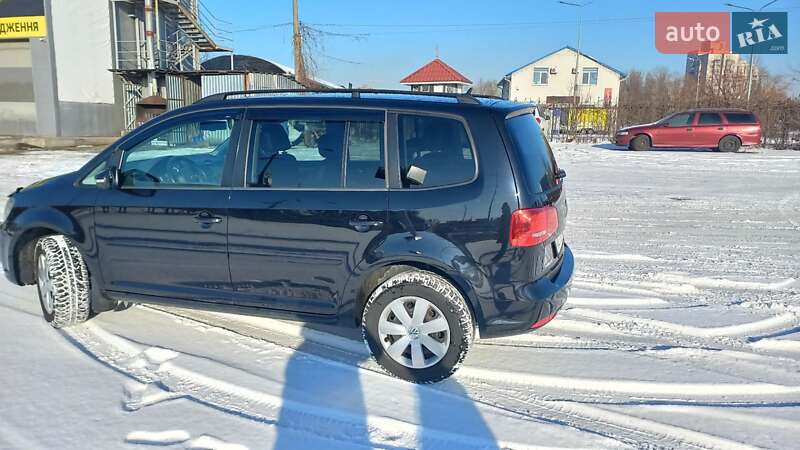 Микровэн Volkswagen Touran 2011 в Киеве