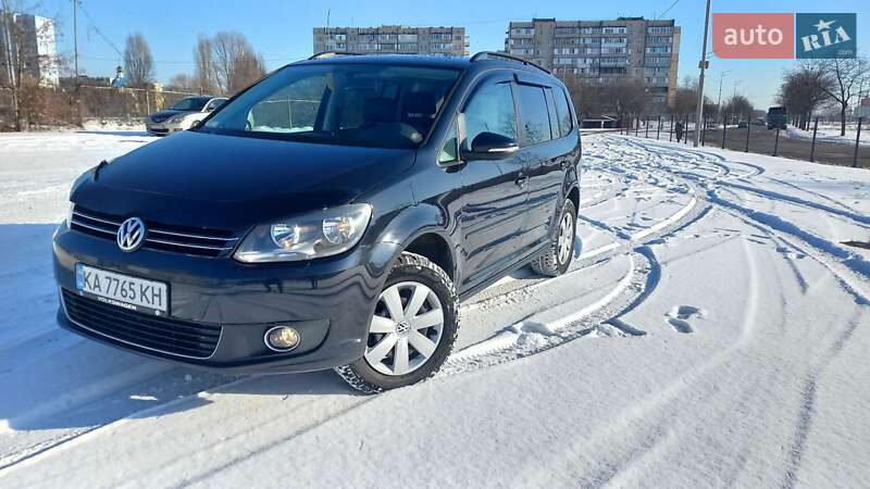 Микровэн Volkswagen Touran 2011 в Киеве