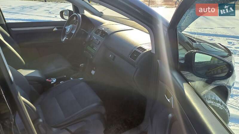 Микровэн Volkswagen Touran 2011 в Киеве